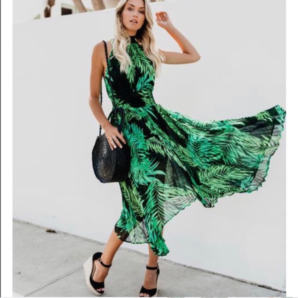 NWOT VICI Palm Passion Smocked dress Size M